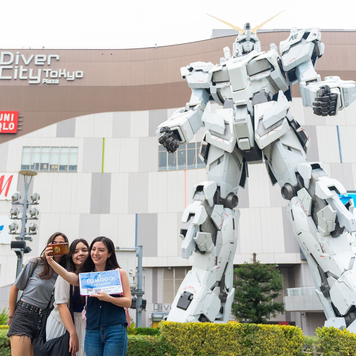 Discover local places.