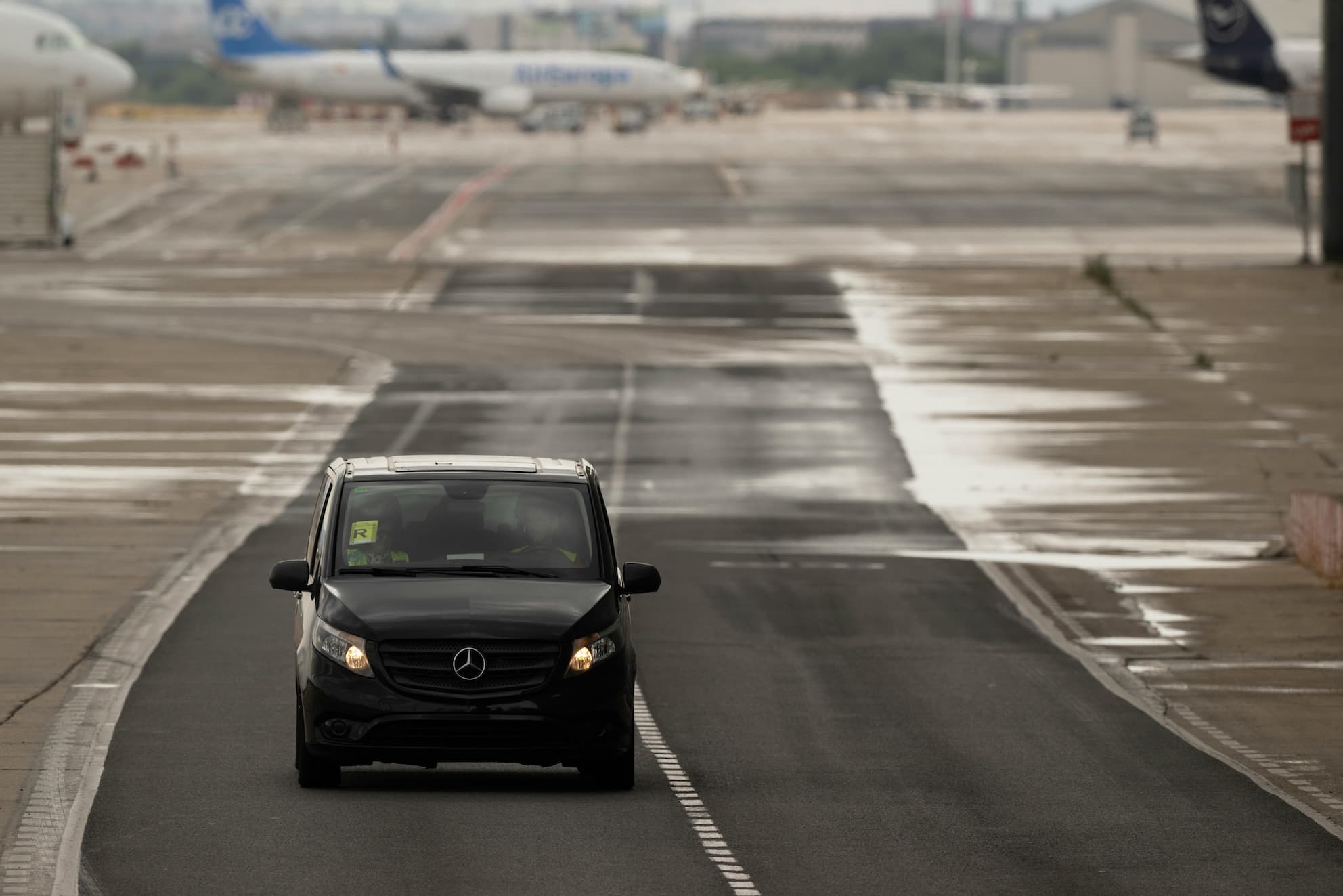 Approach arrivals hall