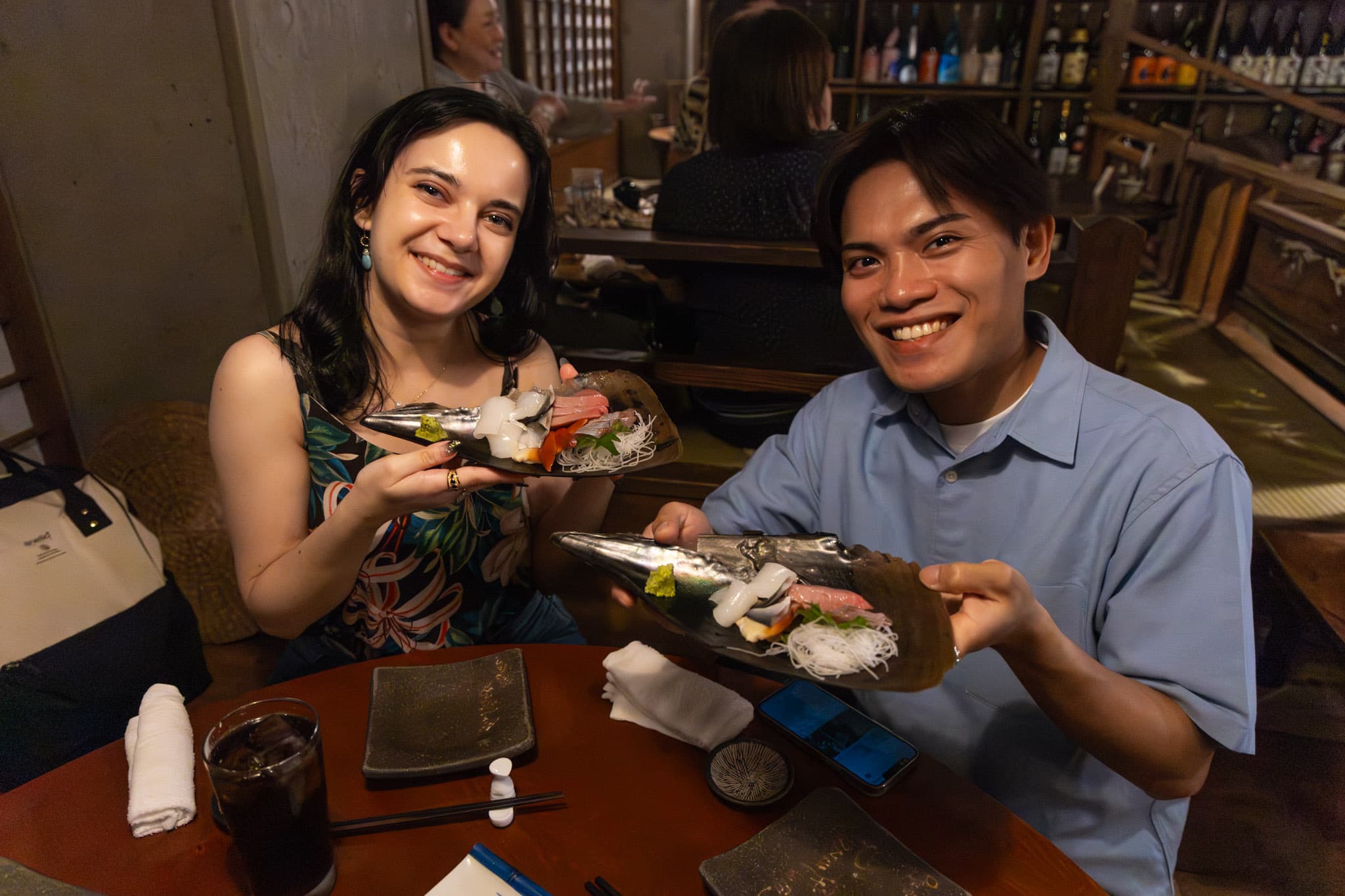 Shinjuku: Private Bar Hopping & Neon Backstreet Tour